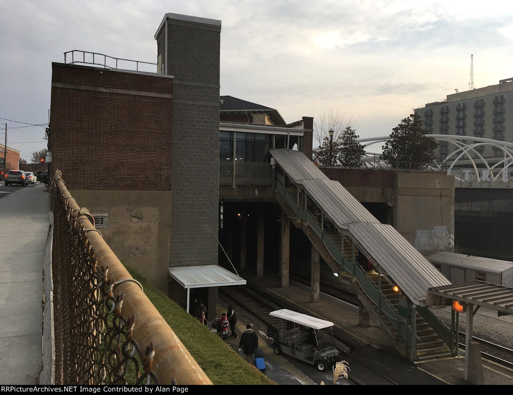 Crescent passengers ascend the stairs at Peachtree Station